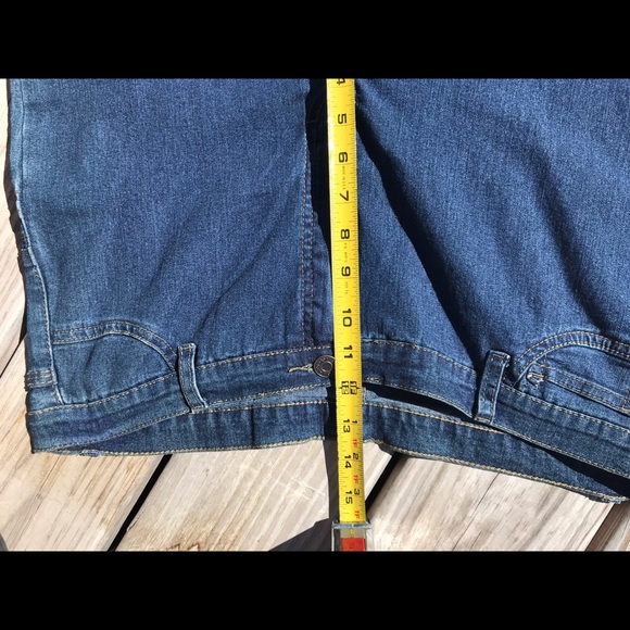 Ladies Jeans - Picture 3 of 9